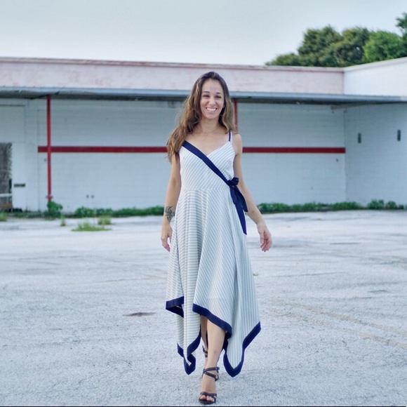 Perfect Banana Republic handkerchief dress - Picture 3 of 6